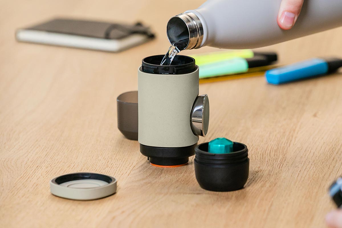 Minipresso capsule outlet